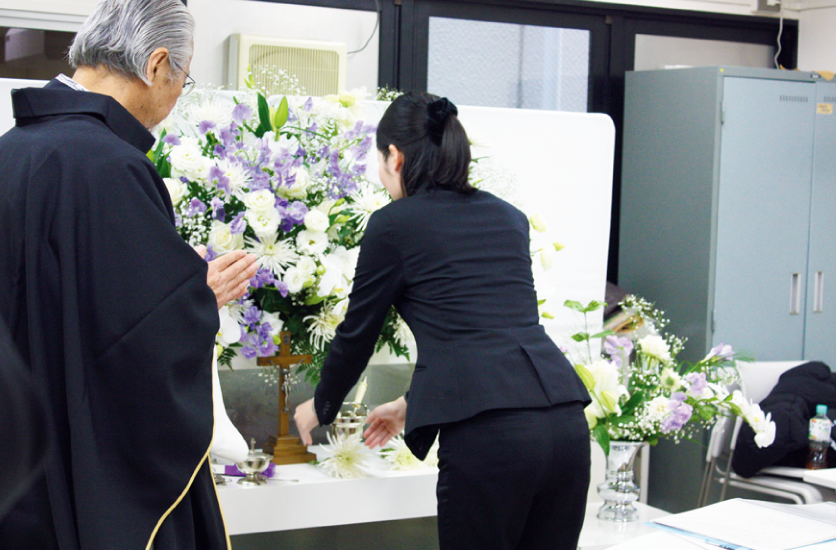 現役の葬祭ディレクターや僧侶の講義01