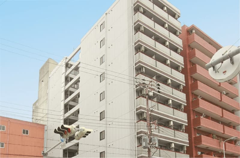 ドーミー西長堀の外観