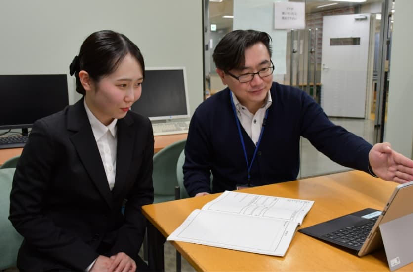 就職対策を受ける学生